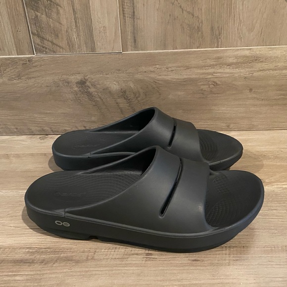 OOFOS Unisex ooahh black recovery slide US Men's 9 Women's 11 EU 42 - Picture 2 of 8
